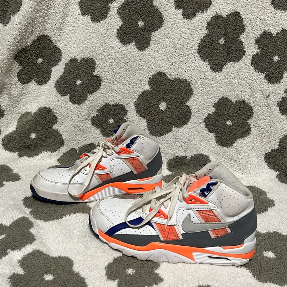 NIKE AIR
